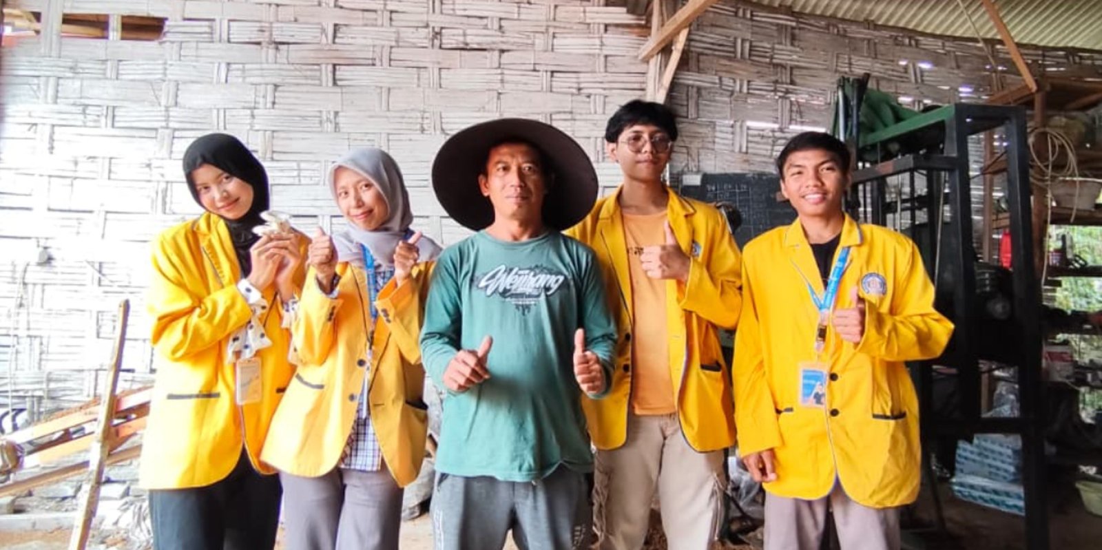 Jajaki Potensi Pertanian Desa, Mahasiswa KKN Kelompok 1 ITICM Kunjungi Budidaya Jamur Maron Pacet